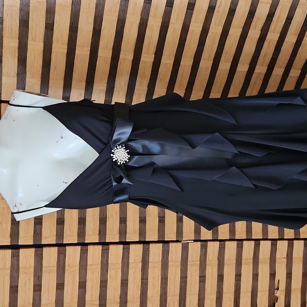NWT!! Cache formal ruffled dress - Picture 11 of 16